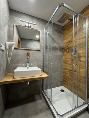 Premium Double Room, 1 Double Bed | Bathroom | Shower, free toiletries, hair dryer, towels - Pension Galko (Cesky Krumlov)