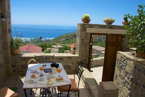 Vila, 2 quartos, vista para o mar (Duplex, Pleiades) | Terraço/pátio