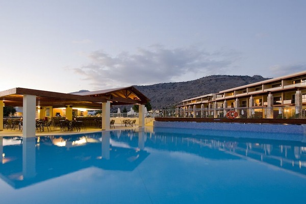2 outdoor pools, pool umbrellas, sun loungers