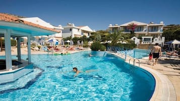 2 outdoor pools, pool umbrellas, sun loungers
