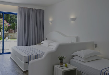 Caja fuerte, sistema de insonorización, cunas gratuitas y wifi gratis. Lindia Thalassa Resort