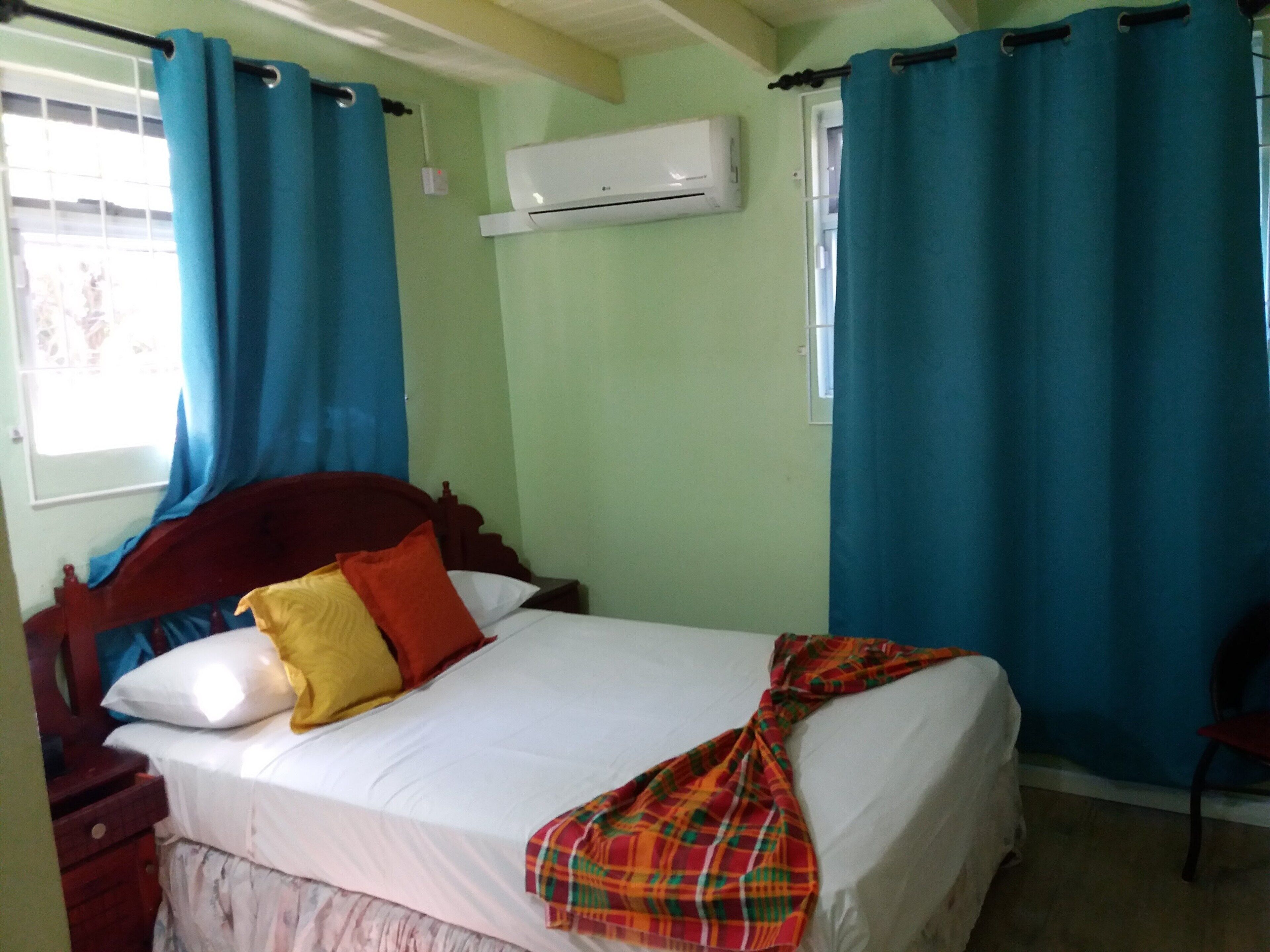 3 bedrooms, in-room safe, iron/ironing board, free WiFi