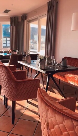 Lunch and dinner served, Regional cuisine - Hotel zum Kronprinzen (Oberwesel)