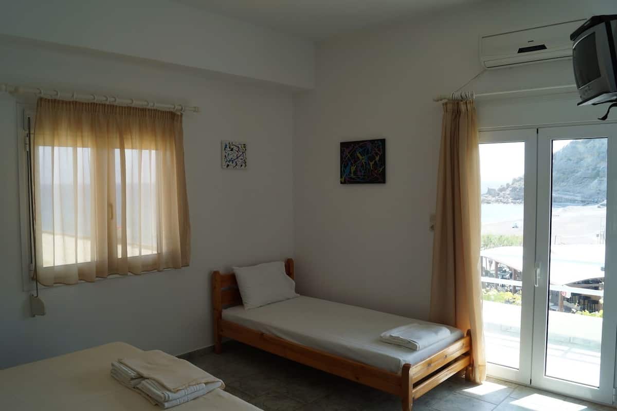 Studio, Sea View (For 3) | Soundproofing, free WiFi