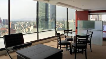 Suite (Master) | Living area