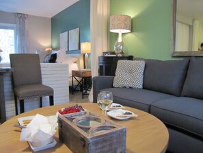 Living area - Wilton GetAway Two (Wilton Manors)