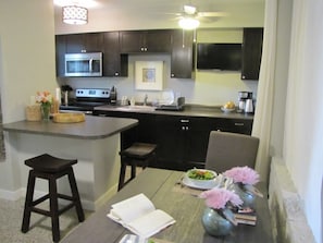 House, 1 Bedroom (FLL-992) | Private kitchen