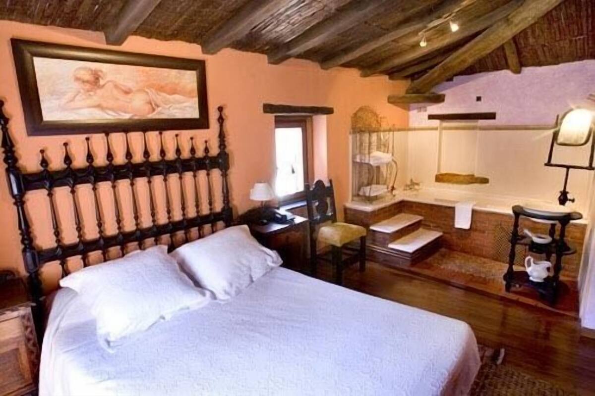 In-room safe, desk, blackout curtains, free WiFi
