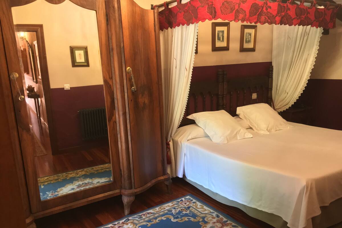 In-room safe, desk, blackout curtains, free WiFi