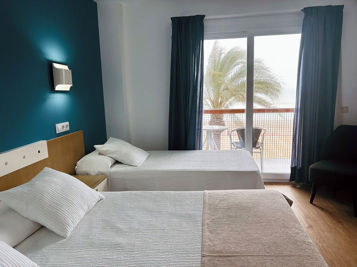 triple room, sea view | 1 bedroom, in-room safe, desk, laptop workspace