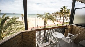 Habitación triple, vistas al mar | Vistas al mar