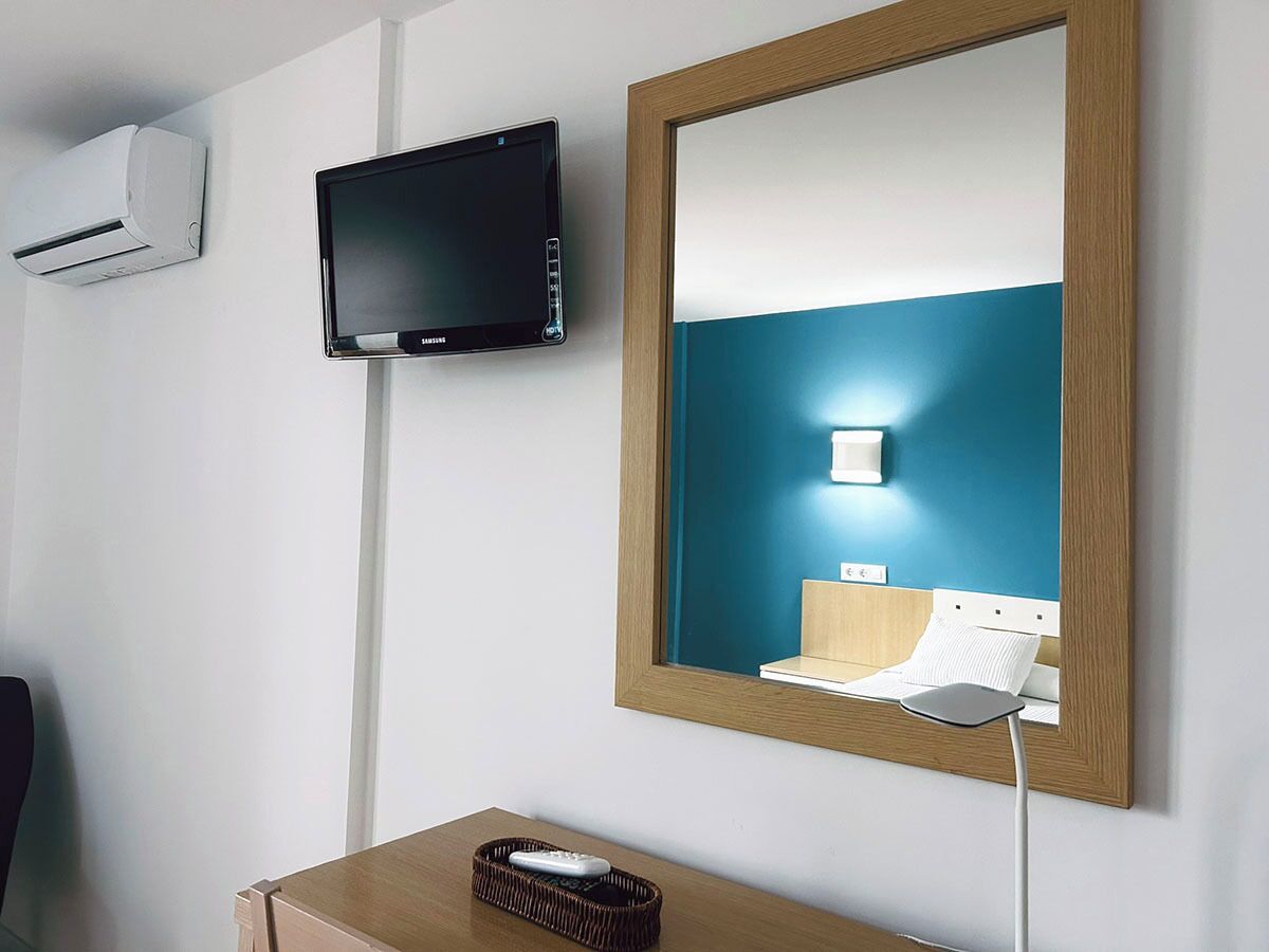 double room, sea view | 1 bedroom, in-room safe, desk, laptop workspace