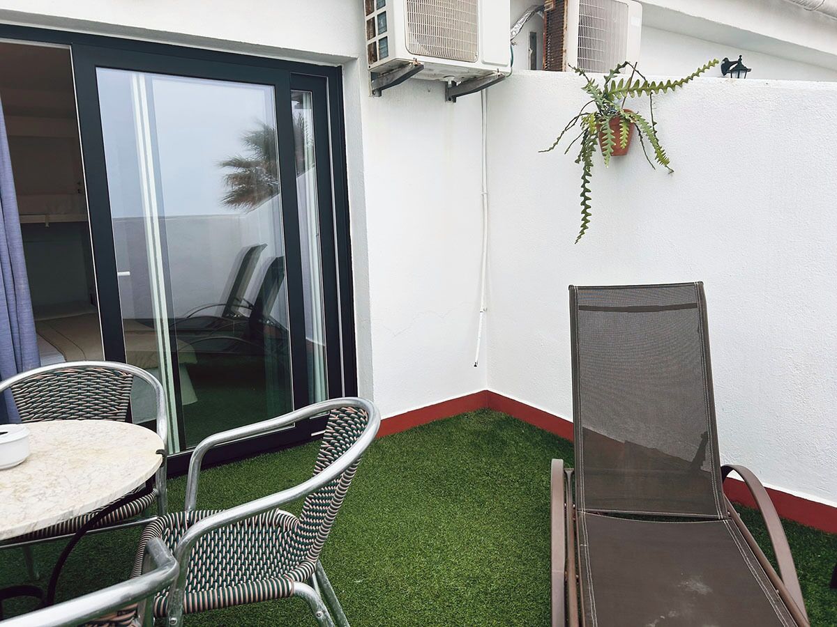 Deluxe vierpersoonskamer | Terras