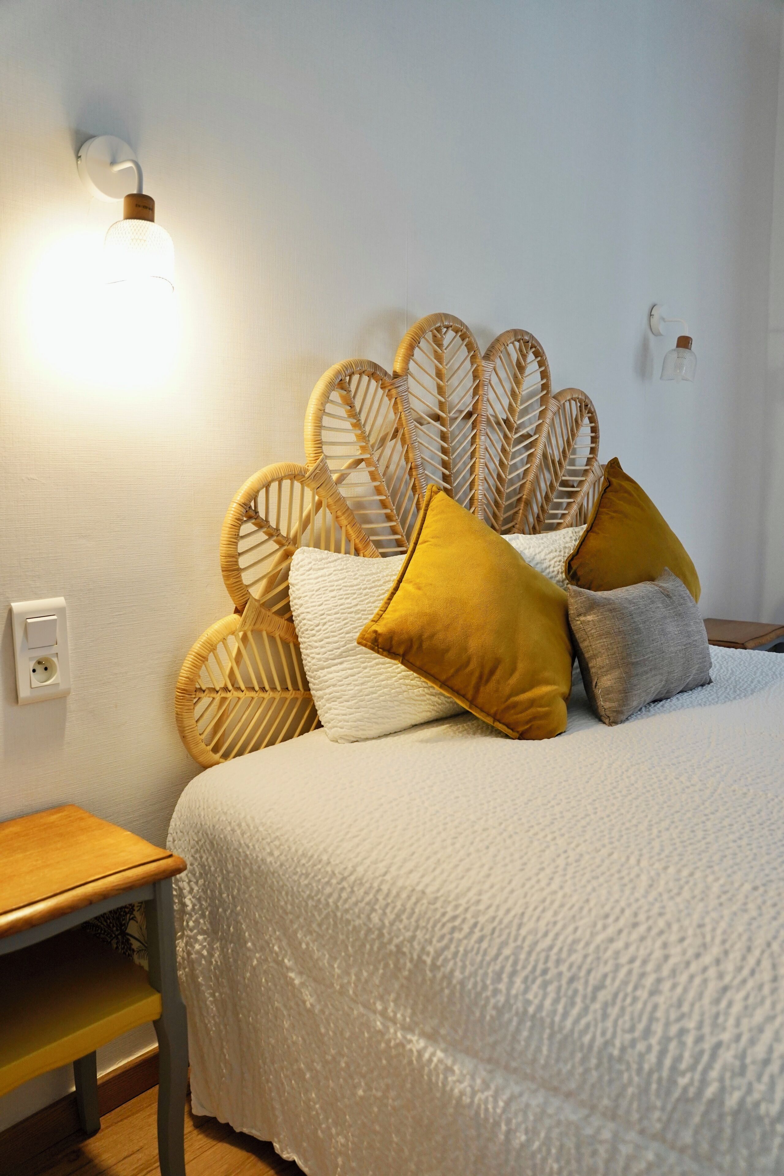 room | free wifi, bed sheets