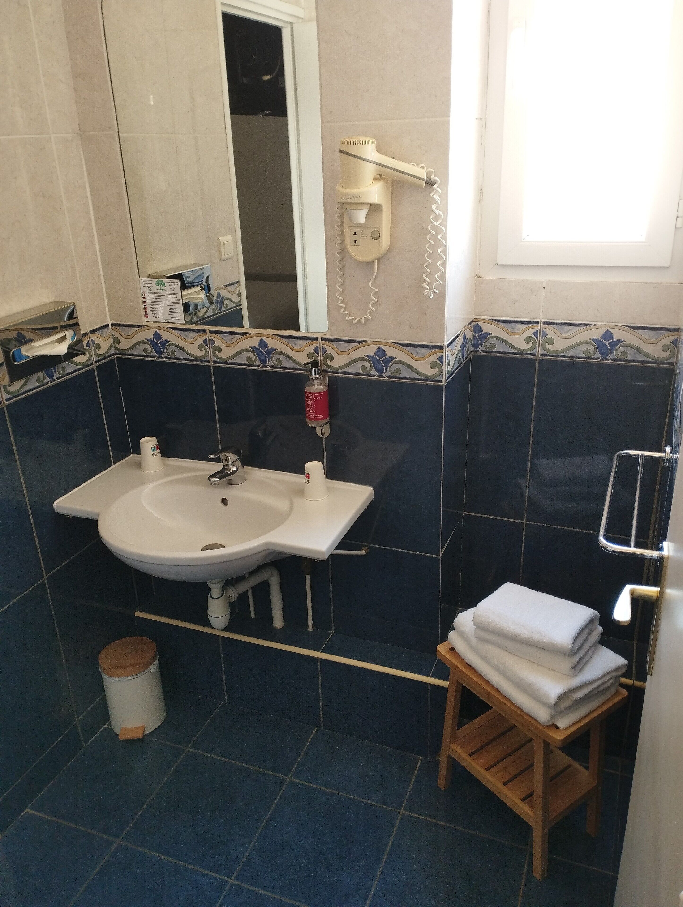 twin room | bathroom | free toiletries, hair dryer, towels, soap