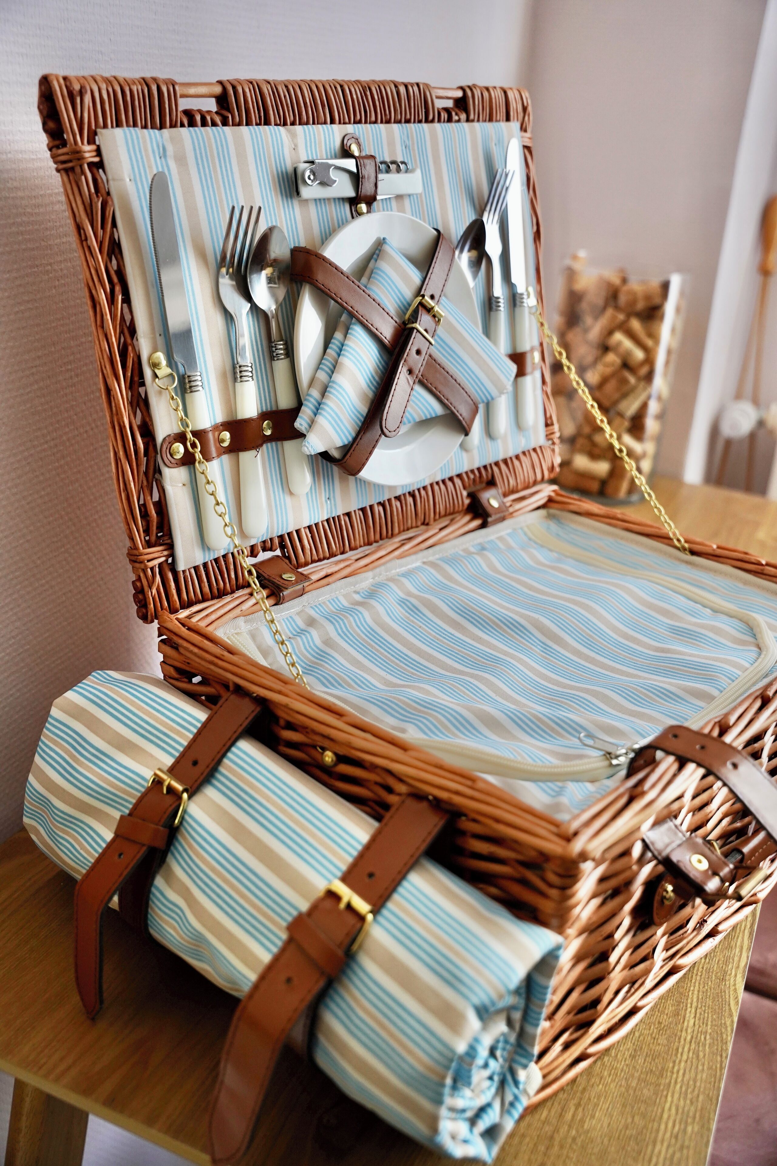 45-inch flat-screen tv with digital channels, tv