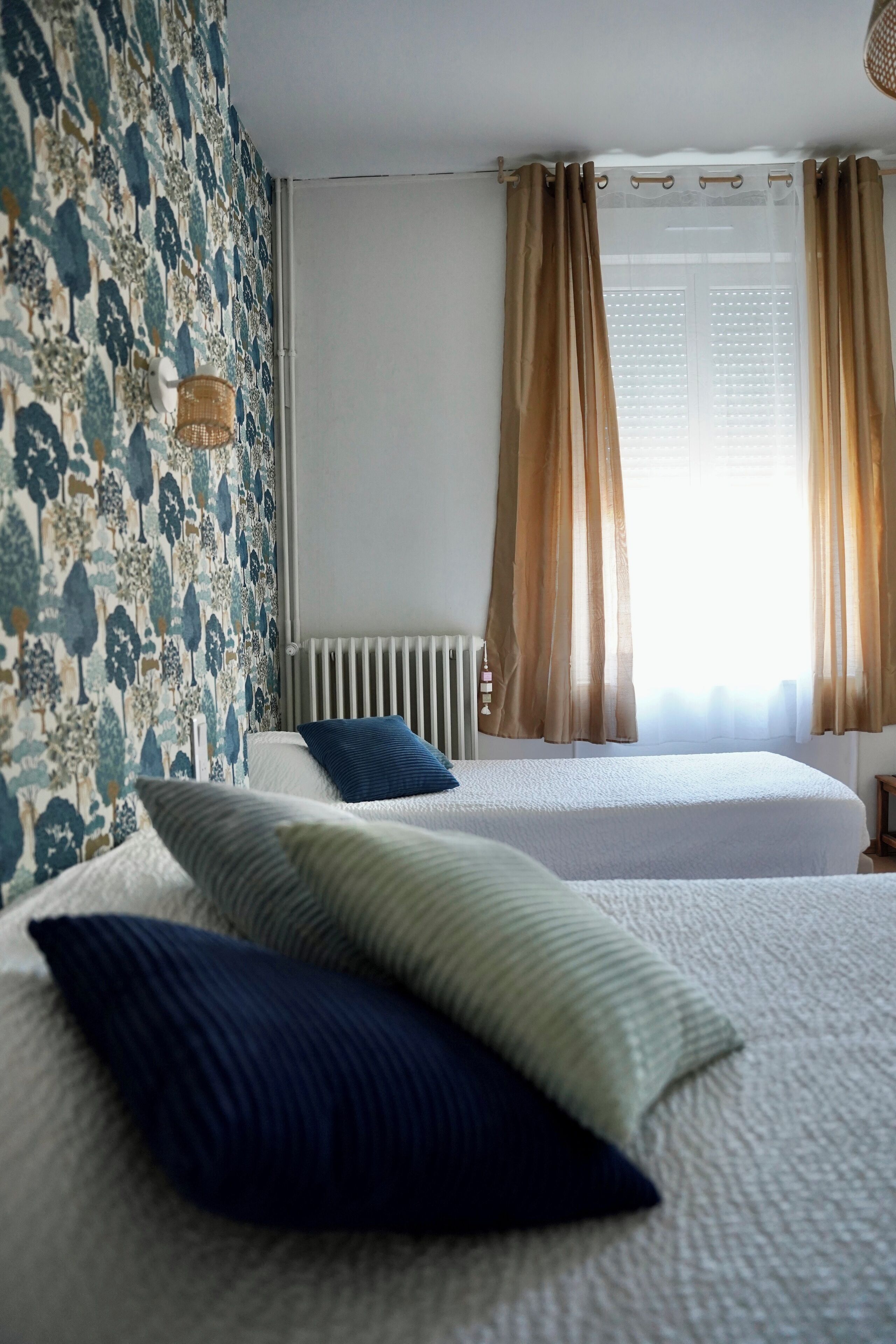 family triple room | free wifi, bed sheets