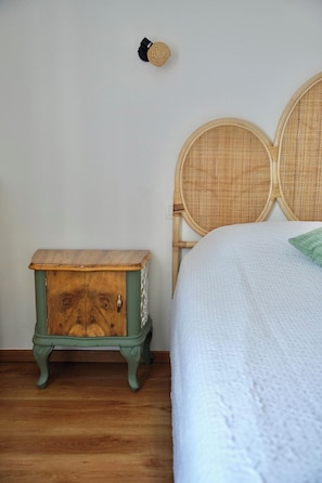Habitación | Escritorio, wifi gratis y ropa de cama 