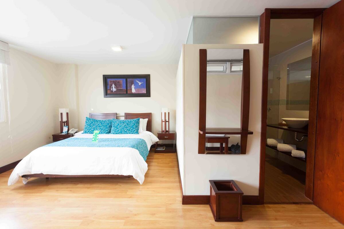 Superior Room | Minibar (free items), in-room safe, soundproofing, WiFi (free)