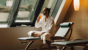 Couples treatment rooms, sauna, hot tub, steam room, Turkish bath