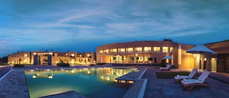 Façade de l’hébergement - soirée/nuit