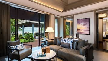 Villa, 2 habitaciones, piscina privada, frente al mar (Oceanfront) | Ropa de cama de alta calidad, minibar, caja fuerte y escritorio