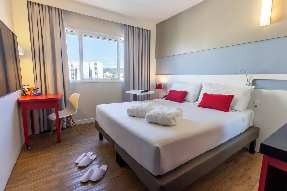 Room, 1 Double Bed (Privilege with kitchenette, Nespresso) | Minibar, in-room safe, desk, blackout curtains