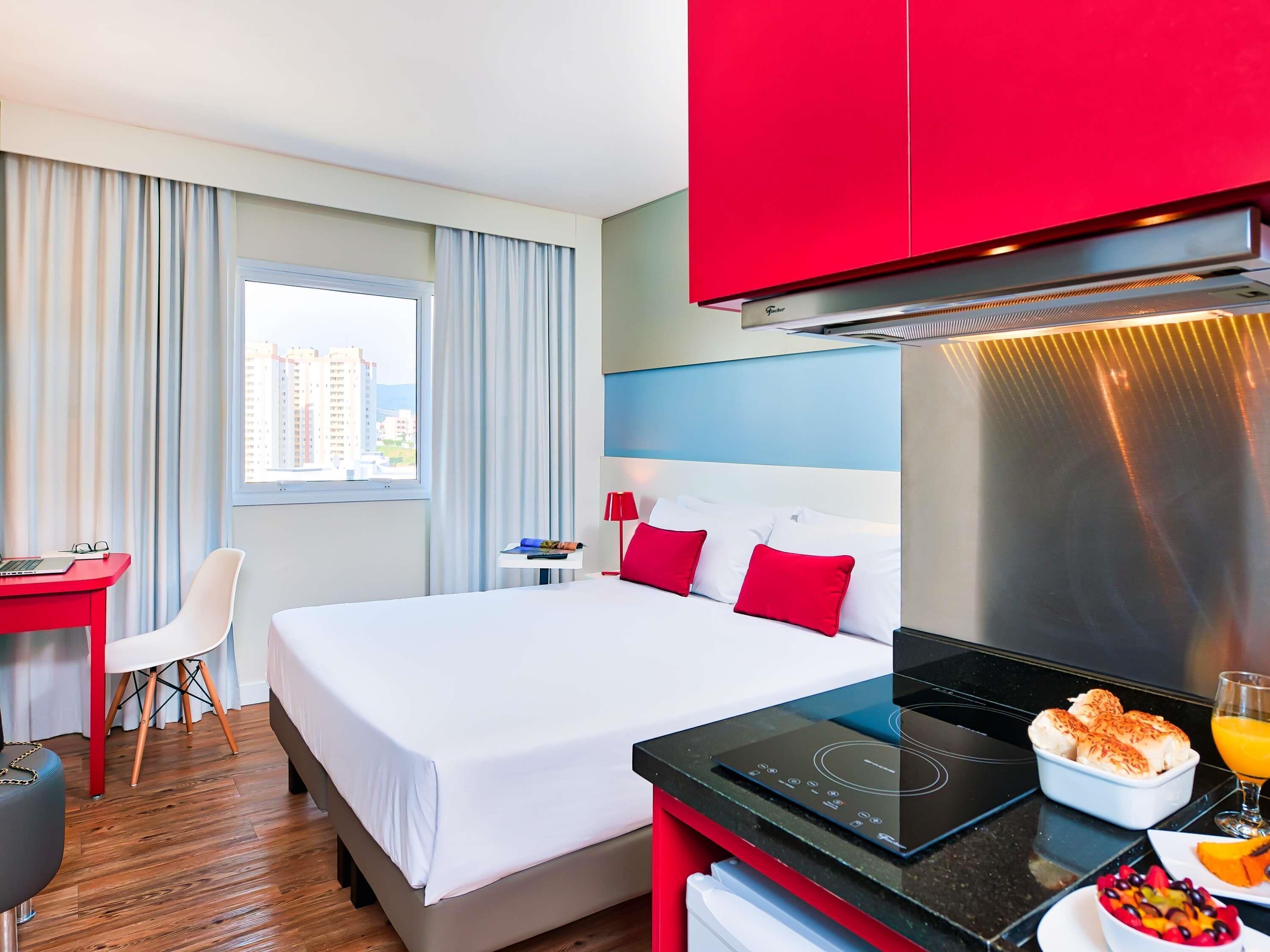 Standard Accessible Apartment - Queen-Size Bed and Fully Equipped Kitchen | Minibar, in-room safe, desk, blackout drapes