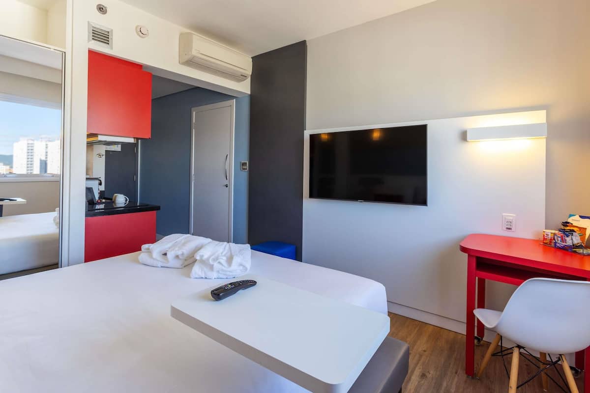 Lägenhet Superior - 1 dubbelsäng | Minibar, värdeförvaringsskåp på rummet och skrivbord