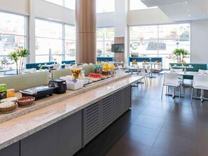 Breakfast, lunch and dinner served