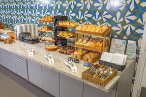 Se sirven desayunos, comidas y cenas 