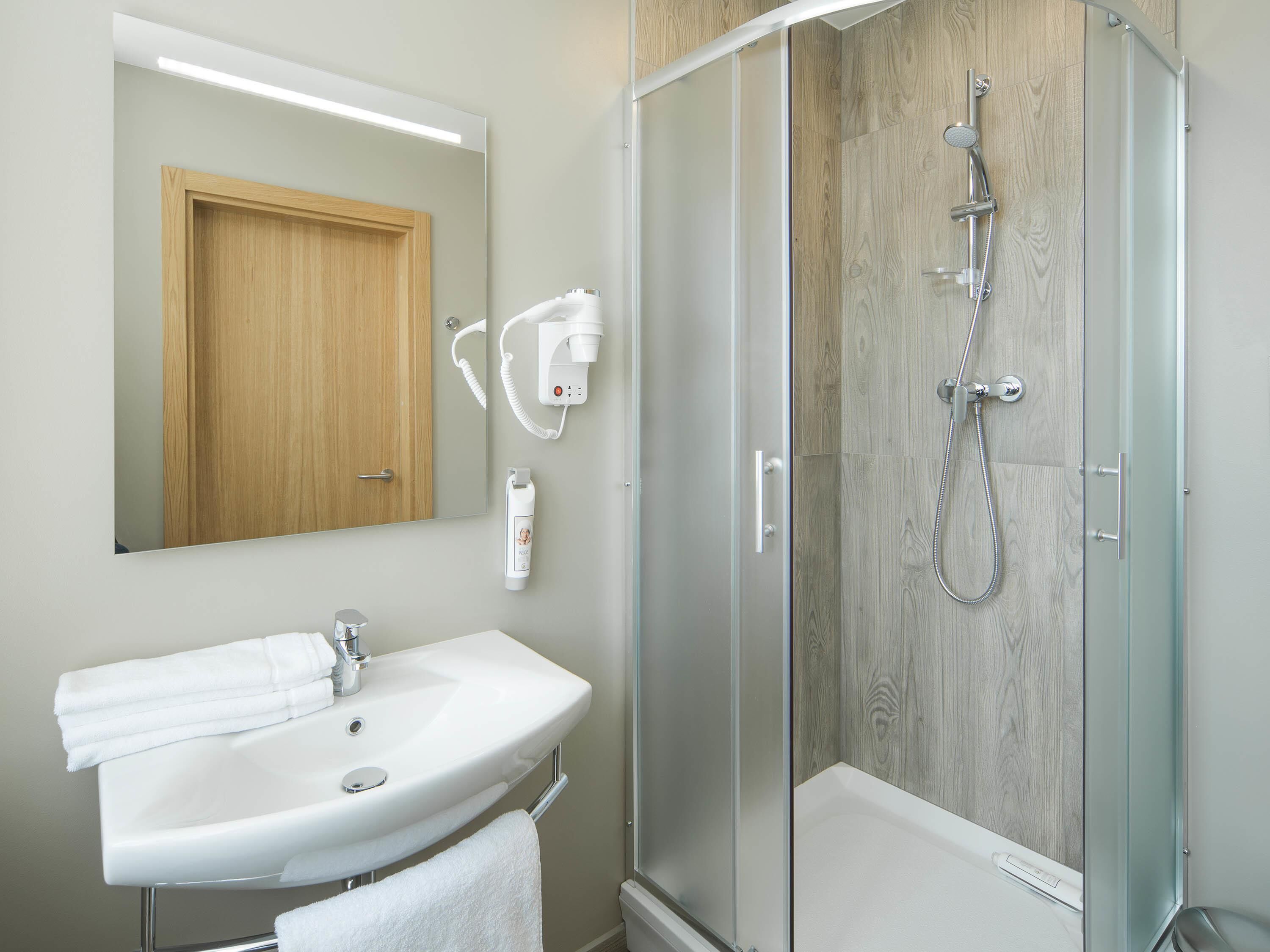 desk, soundproofing, iron/ironing board, free wifi