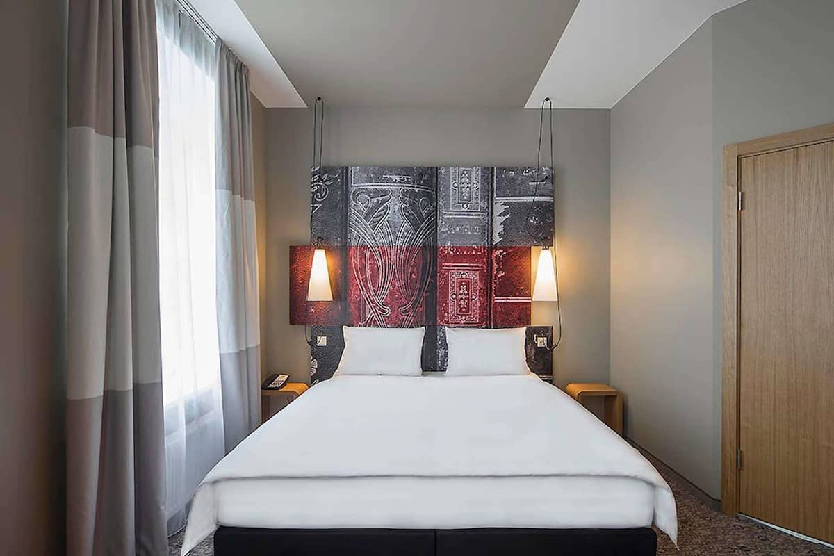 Habitació prèmium, 1 llit doble | Escriptori, habitacions insonoritzades i planxa i posts de planxar