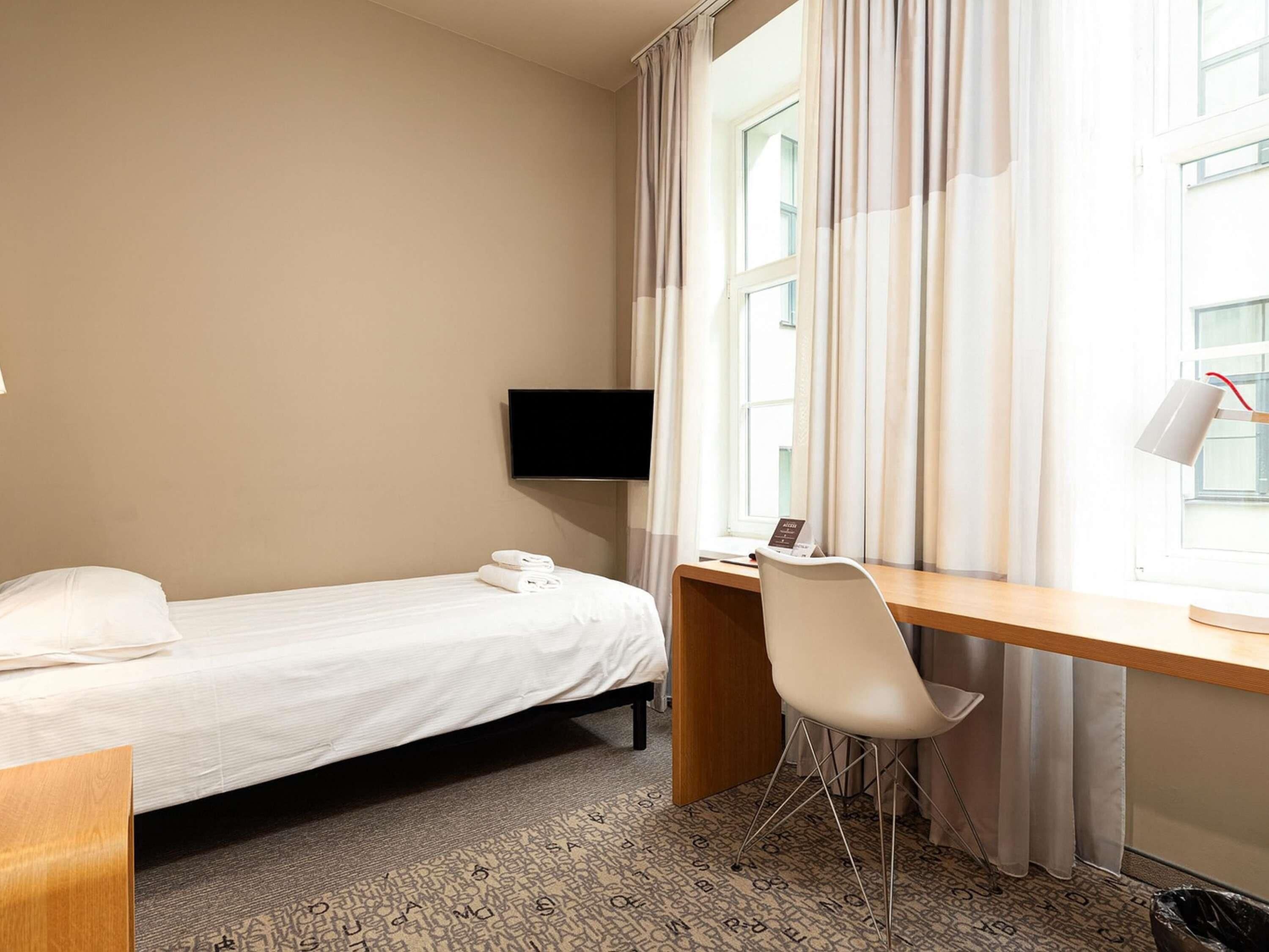 Standard Room, 1 Twin Bed | Desk, soundproofing, iron/ironing board, free WiFi