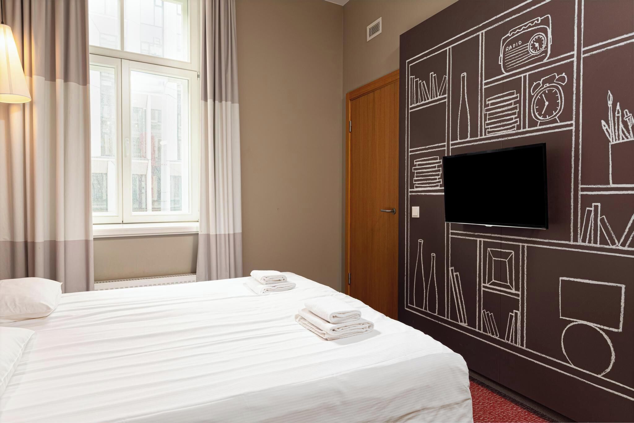 โต๊ะทำงาน, ห้องเก็บเสียง, เตารีด/โต๊ะรีดผ้า, Wi-Fi ฟรี