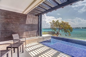 Minibar, in-room safe - Royalton Hideaway Negril (Negril)