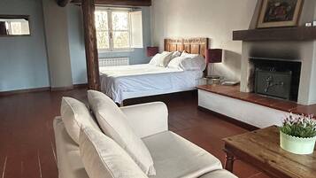 Suite, 2 Schlafzimmer | Wohnbereich | Flachbildfernseher