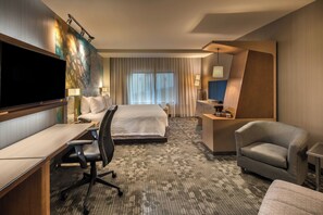 Hypo-allergenic bedding, in-room safe, desk, blackout drapes - Courtyard Reno Downtown/Riverfront (Reno)