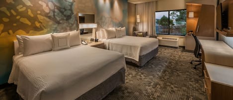 Hypo-allergenic bedding, in-room safe, desk, blackout drapes