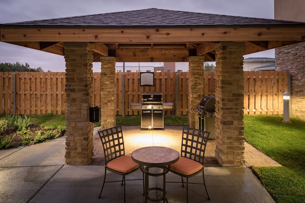 Staybridge Suites Omaha West by IHG