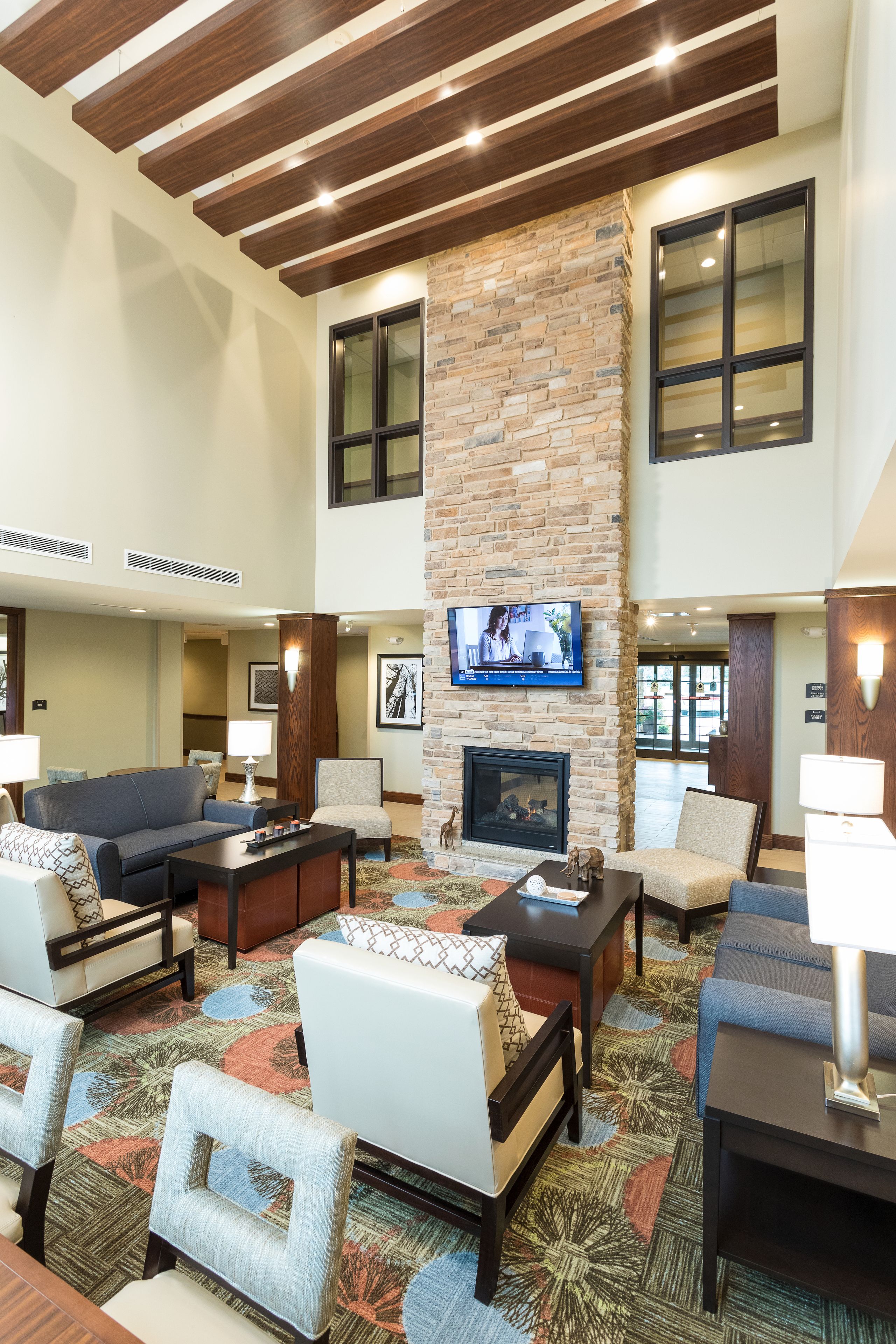 朝食 (ビュッフェ)、毎日提供 (無料)