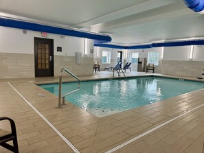 Indoor pool - Staybridge Suites Omaha West by IHG (Omaha)