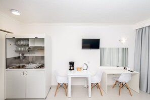 Standard-Studio, Balkon, Meerblick | Eigene Kochnische