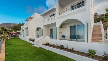 Standard Studio, Balcony, Sea View | Front of property