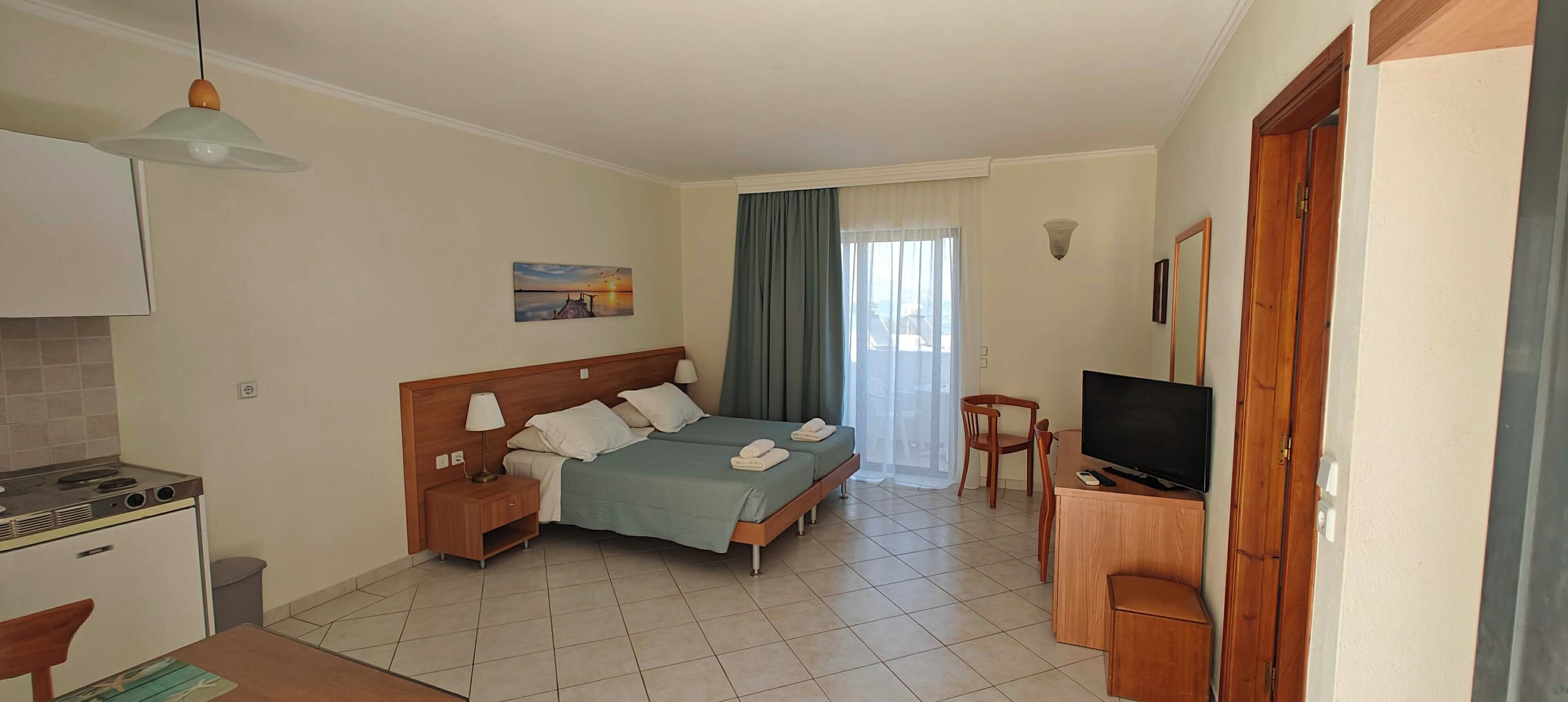 In-room safe, desk, soundproofing, iron/ironing board