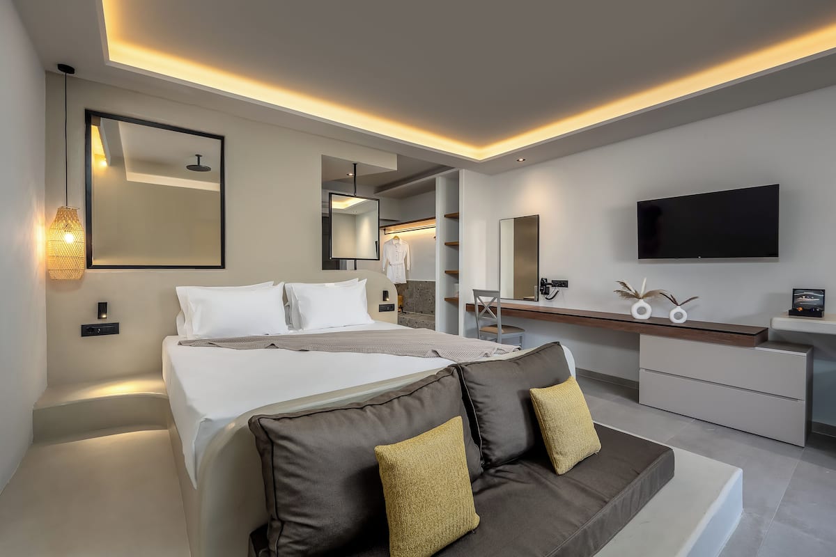 Superior Studio Suite, Lanai, Garden View | Premium bedding, in-room safe, soundproofing, free WiFi