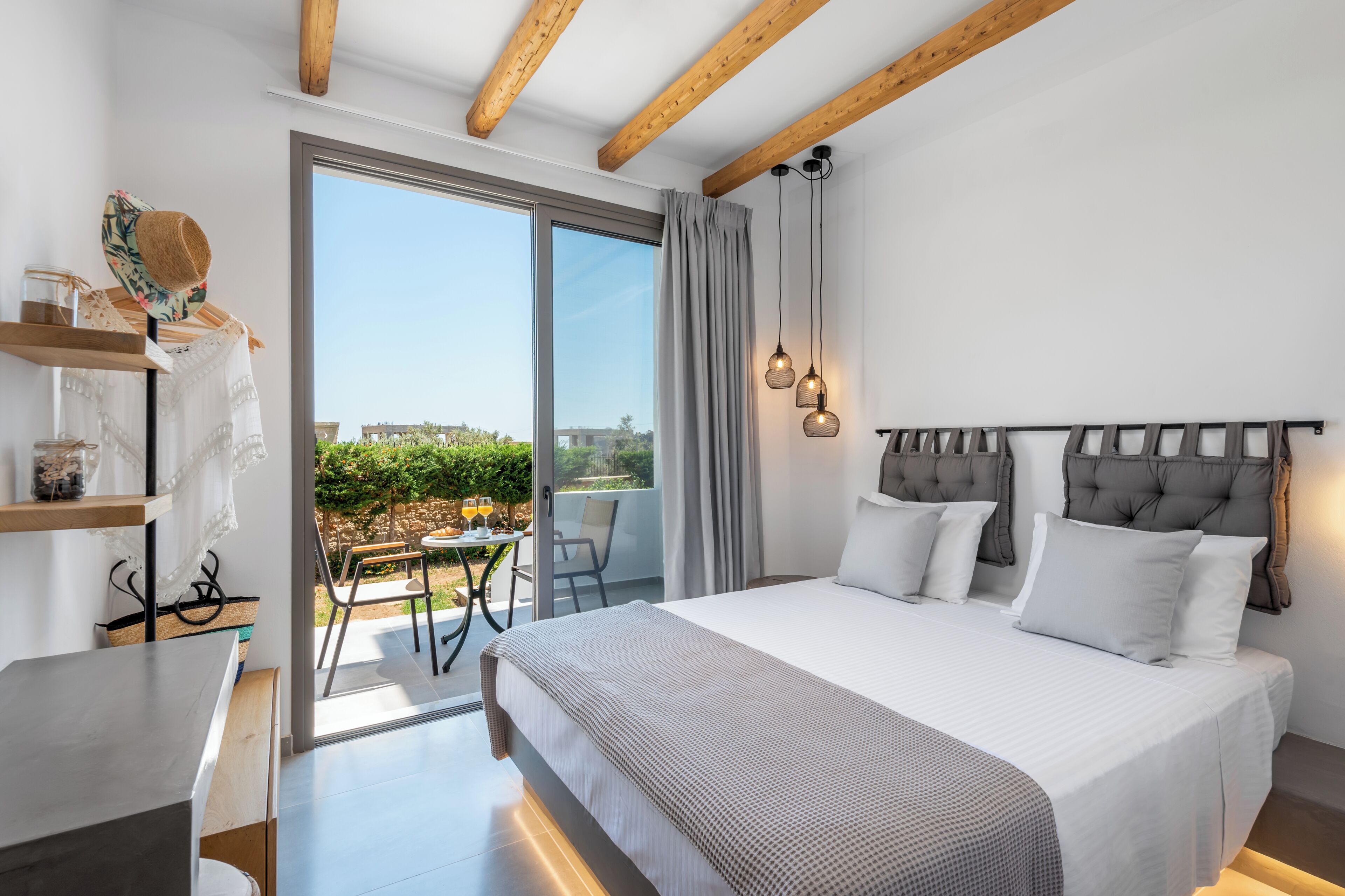 Deluxe Apartment, 2 Bedrooms, Kitchen, Garden View | Premium bedding, in-room safe, soundproofing, free WiFi