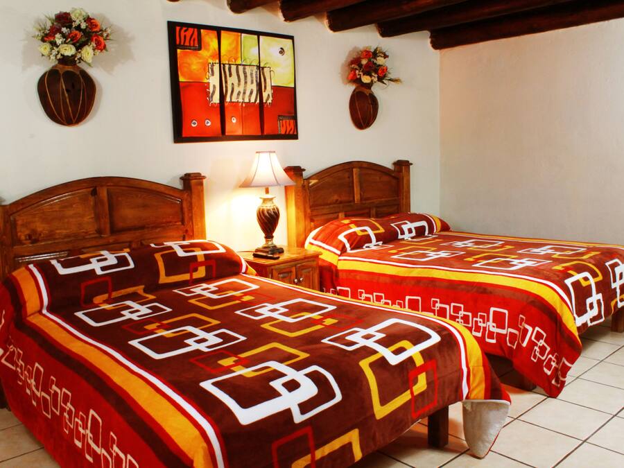 Standard Double Room, 2 Katil Kelamin (Double) | Meja, seterika/papan seterika, Wi-fi, cadar katil