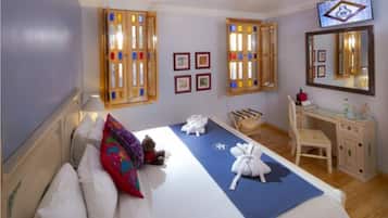 Suite junior, 1 cama matrimonial | Minibar, muebles diferentes, cortinas blackout y wifi gratis