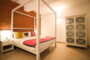 Coffres-forts dans les chambres, Wi-Fi gratuit, draps fournis